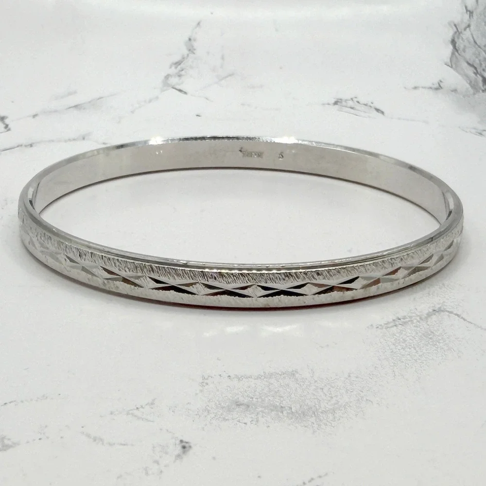Crown Trifari Minimalist Silver Tone‎ Etched Bangle Bracelet 8